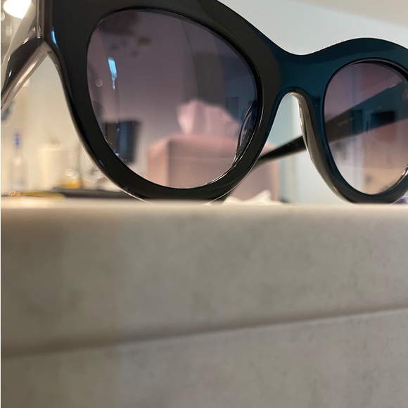 Stella McCartney Sunglasses - Picture 4 of 6